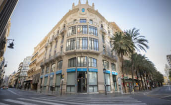 Fachada de Banco Mediolanum en Valencia