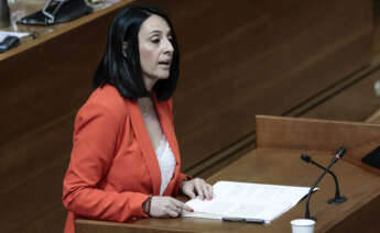 GRAFCVA6025. VALENCIA, 25/05/2022.- La nueva consellera de Política Territorial, Obras Públicas y Movilidad, Rebeca Torró, ha defendido ante el pleno de Les Corts el decreto ley de medidas ante la crisis generada por la guerra en Ucrania, una norma "ómnibus" sobre la que Compromís y Unides Podem han planteado que se tramite como proyecto de ley, una vía que permitiría introducir cambios en el texto aprobado por el Consell y que no se ha usado nunca desde que gobierna el Botànic. EFE/Ana Escobar