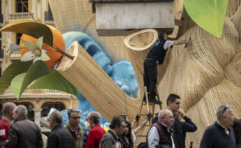 - La ciudad de València afronta un intenso fin de semana fallero. EFE/ Biel Aliño