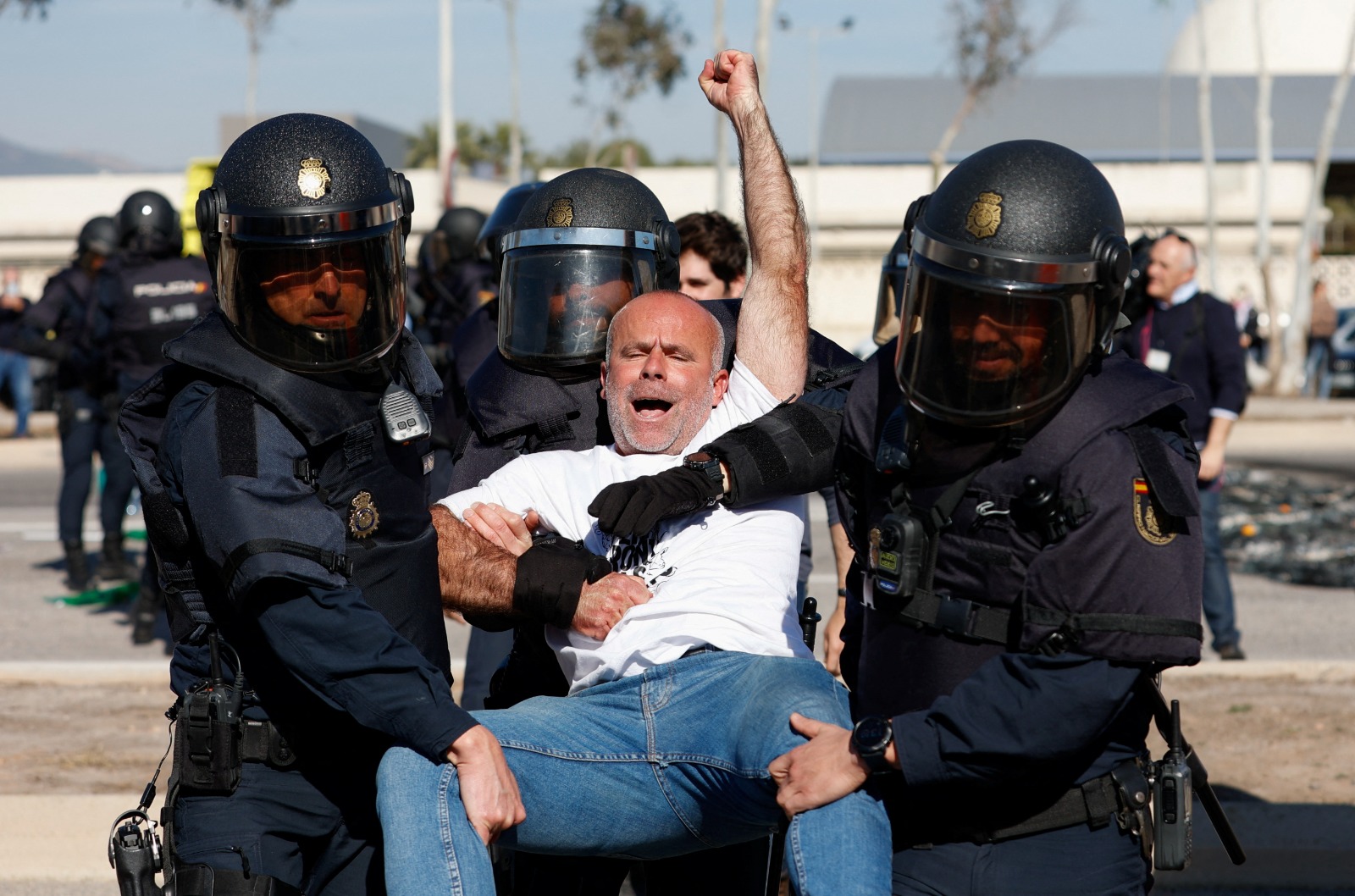 Carles Peris, Secretario general de La Unió Llauradora i Ramadera, desalojado