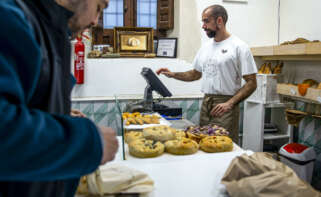 TOLEDO, 26/01/2024.- Panadería en Toledo.El mercado laboral creó 783.000 empleos durante 2023, hasta cerrar el año en récord, rozando los 21,25 millones de ocupados, y con una tasa de desempleo del 11,76 %, la menor desde 2007, antes de que irrumpiera la crisis financiera. EFE/Ismael Herrero