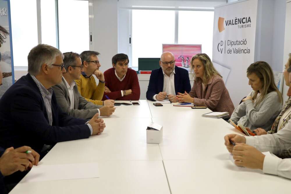 Reunión entre la Diputación, el CEEI y la Federación de Hostelería. Foto: Diputación de Valencia