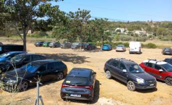 Parking en la Cueva del Turche.