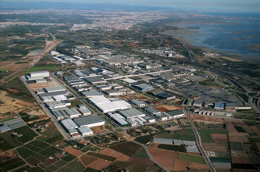 Visión aérea de una zona industrial en la Comunidad Valenciana que promociona Ivace+i