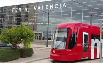 Un metro de Metrovalencia al lado de Feria Valencia