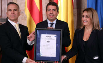 El president de la Comunitat Valenciana, Carlos Mazón, recibe el certificado AENOR por su estrategia de turismo sostenible