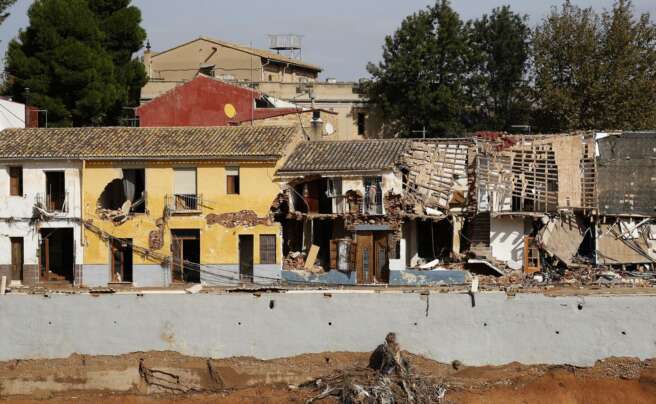 Casas derruidas por el paso de la DANA en el municipio de Picanya, en la Comunidad Valenciana. Miguel Ángel Polo / EFE