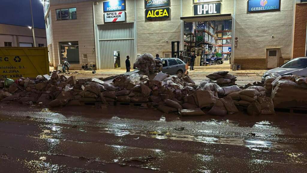 El polígono de Catarroja tras la DANA en Valencia