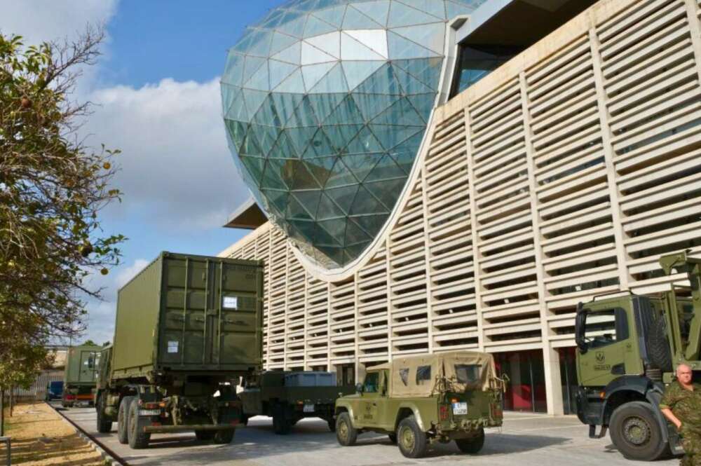 Camiones militares en Feria Valencia