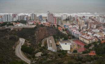 Vista panorámica de la ciudad tras el paso de una segunda DANA por Valencia, a 14 de noviembre de 2024, en Cullera, Valencia, Comunidad Valenciana (España). El pasado 29 de octubre una DANA asoló la provincia de Valencia. La peor gota fría del país en el siglo se salda con 216 víctimas mortales. Ayer, otra DANA pasó por Valencia mucho más leve que la anterior. Cullera ha sido el municipio que más lluvias ha registrado superando los 90 litros por metro cuadrado. A pesar de que ayer, la AEMET activó la alerta roja en Valencia, hoy la ha rebajado a amarillo tras el paso de la DANA. También, está restringida la movilidad de vehículos privados desde ayer hasta las 18 horas de hoy. Jorge Gil / Europa Press 14 NOVIEMBRE 2024;DANA;CATÁSTROFE;LLUVIA;LLUVIAS;PRECIPITACIONES;RIADA;DAÑOS; 14/11/2024