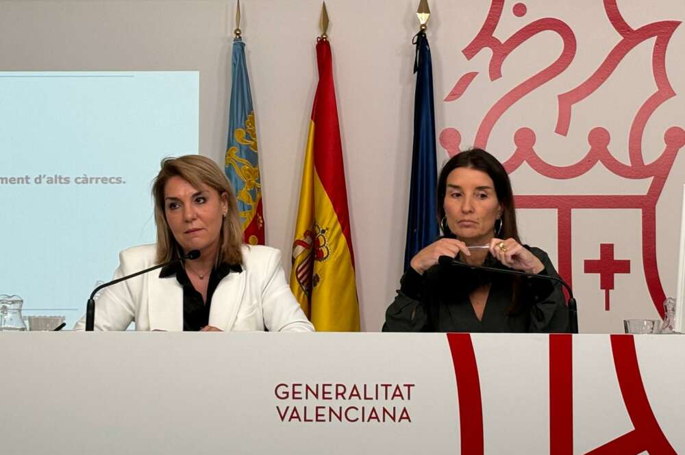 Susana Camarero (izq.) y Ruth Merino (der.), en rueda de prensa tras el pleno del Consell de la Generalitat.