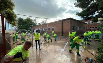 Trabajadores de limpieza en la DANA de Valencia