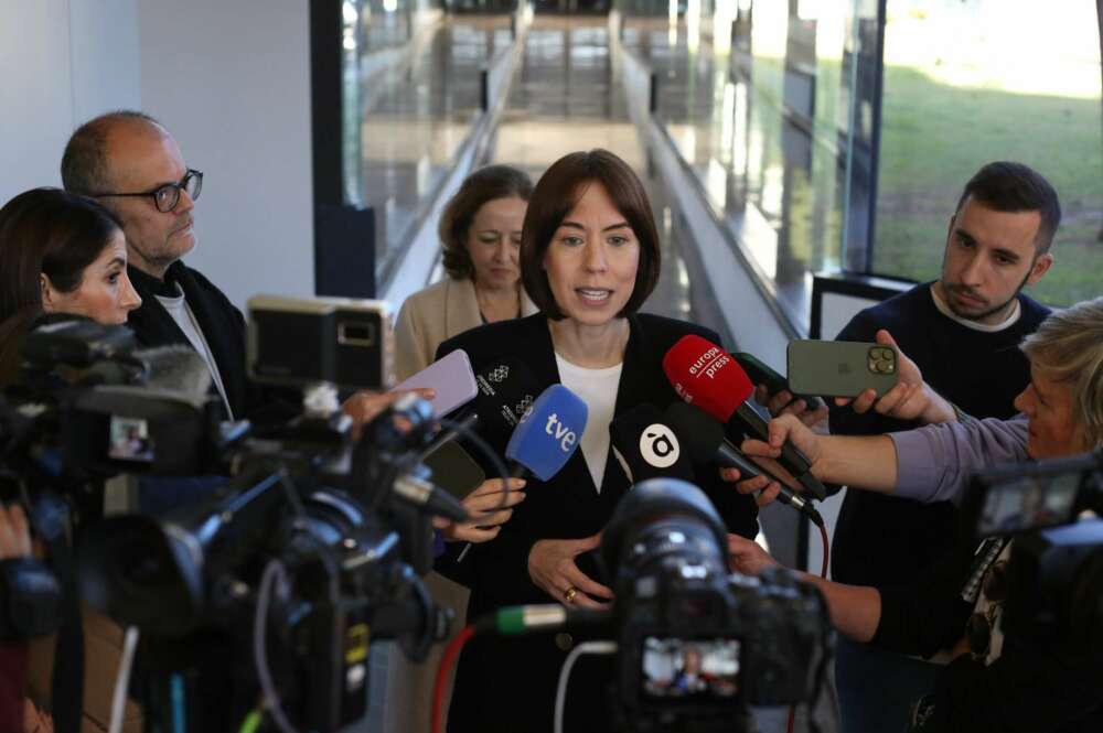 Diana Morant atiende a los medios de comunicación en Valencia (Foto: Ministerio de Ciencia, Innovación y Universidades)