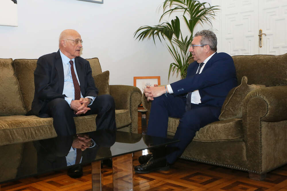 Reunión entre Toni Pérez y Josep Oliu de Sabadell