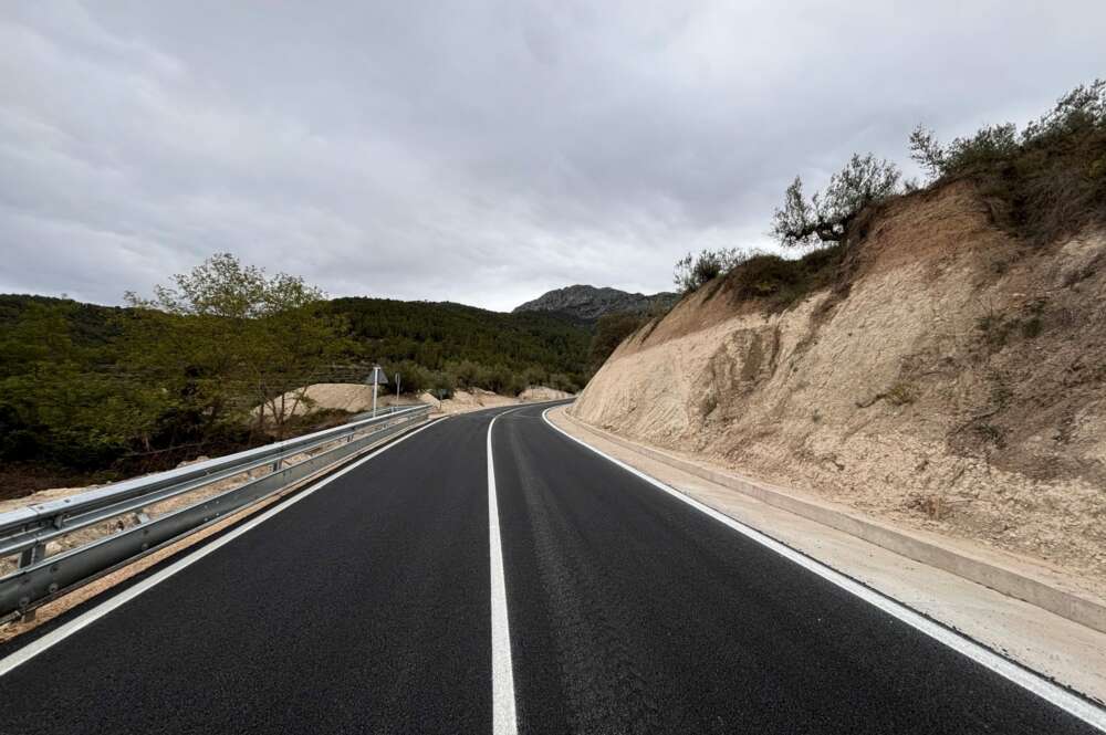 Una carretera construida por Urbamed