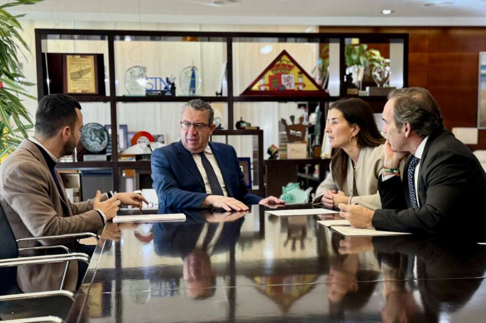 La consellera Ruth Merino y el alcalde de Benidorm