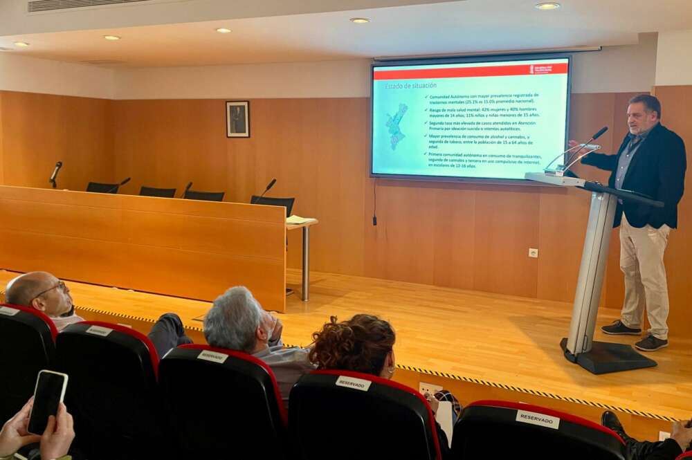 El director general de Salut Mental, Bartolomé, en Alacant