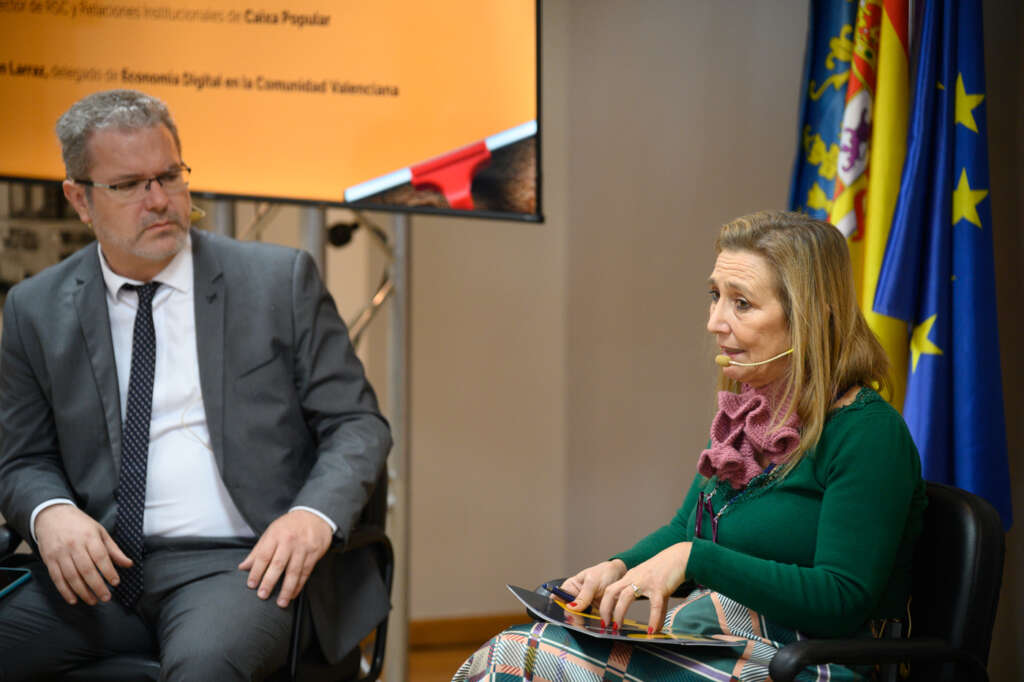 Julián Larraz, delegado de ED en la Comunidad Valenciana y Eva Blasco, presidenta de CEV Valencia, en la Mesa de Impulso Empresarial en el marco de la jornada ‘La Reconstrucción’