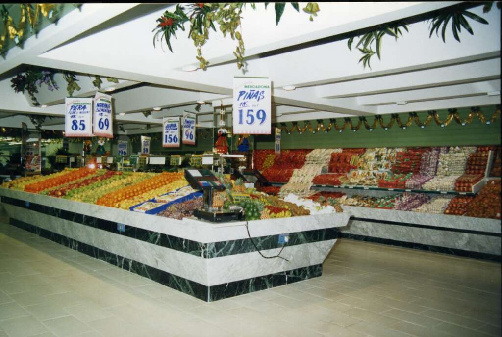 La sección de Fruta y Verdura en una tienda de Mercadona durante la década de los 90'. Mercadona