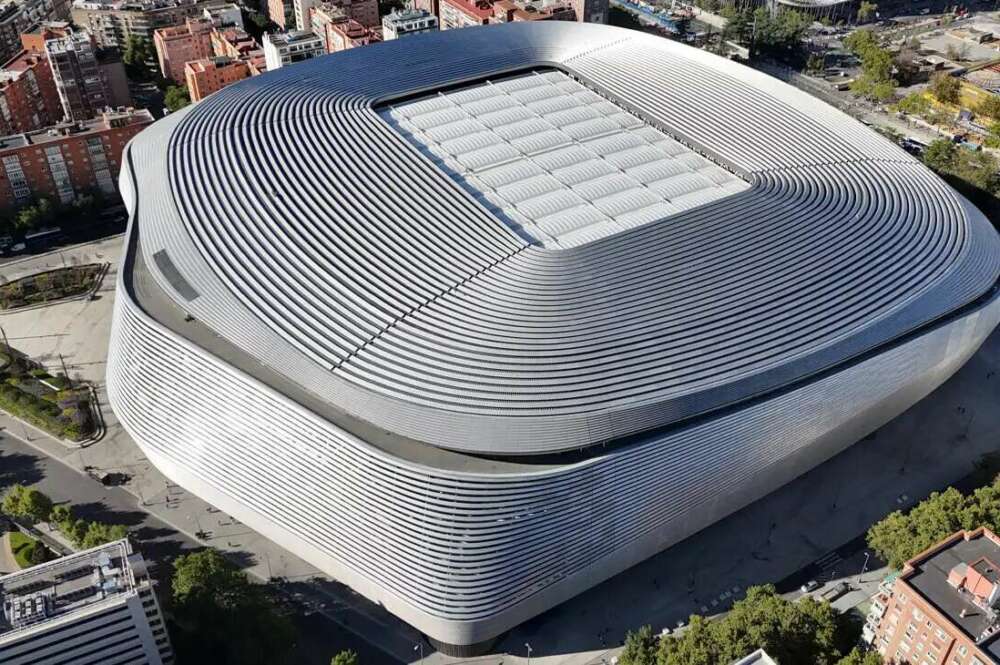 Fachada Bernabéu con Porcelanosa