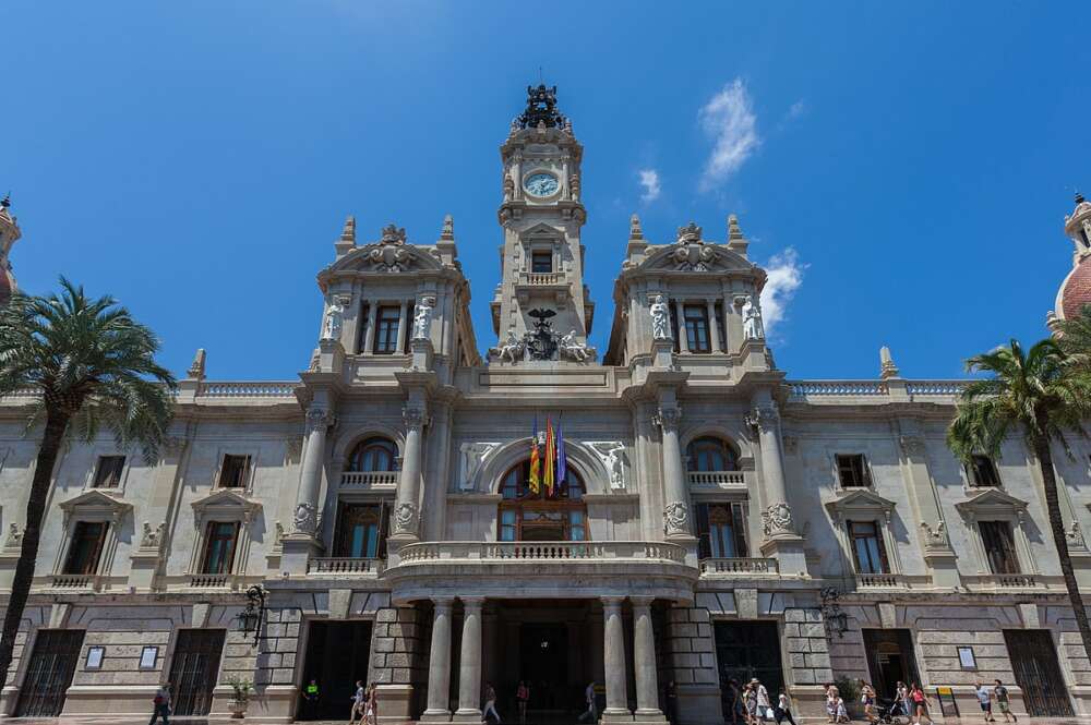 El ayuntamiento de valencia reduce su deuda