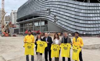 Presentación del patrocinio del Roig Arena de Juan Roig en la camiseta del Villarreal de Fernando Roig