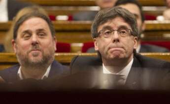 Carles Puigdemont y Oriol Junqueras, durante la sesión de control al presidente en el parlamento catalán, esta semana. EFE/Marta Pérez