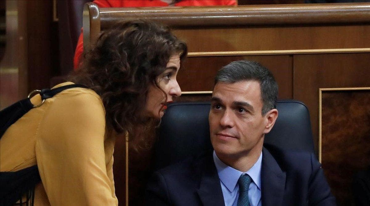 María Jesús Montero y Pedro Sánchez./ EFE