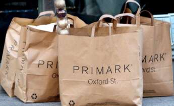 Bolsa de Primark de la tienda de Oxford Street, en Londres.