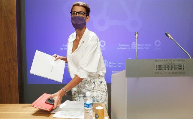 La presidenta del Gobierno de Navarra, María Chivite, anuncia restricciones para frenar el coronavirus. EFE/ Villar López/Archivo