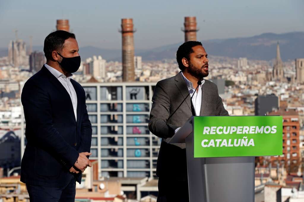 El líder de Vox, Santiago Abascal, y el candidato del partido a la Generalitat, Ignacio Garriga, durante un acto en Barcelona el 22 de diciembre de 2020 | EFE/TA/Archivo