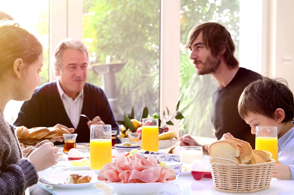 Familia a la mesa