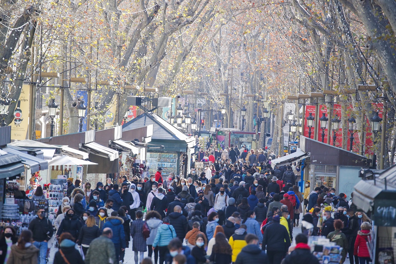 La Rambla de Barcelona durante una jornada de fin de año. El riesgo de rebrote se ha disparado a 500 en Cataluña el 4 de enero de 2020 | EFE/AG/Archivo