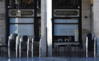 Vista de una terraza en la Plaza Mayor de Astorga (León), este miércoles. EFE/ J.Casares