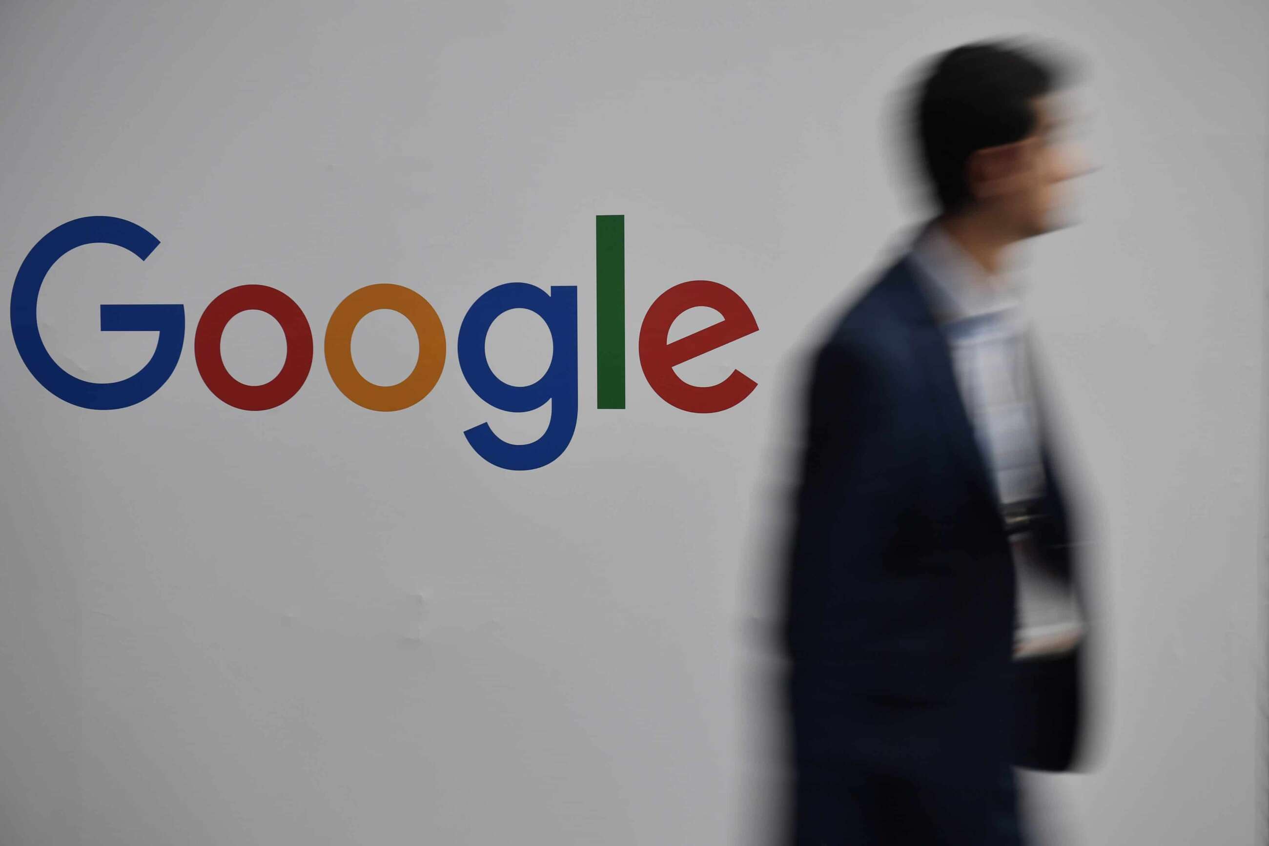 Los expertos creen que Google seguirá acaparando espacio en la nube, pero el exceso de confianza hará que la empresa tenga que ser cuidadosa en otras áreas./ EFE