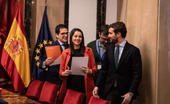 Inés Arrimadas y Pablo Casado, durante una reunión. / EFE