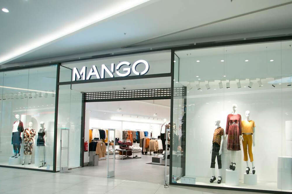 Mango se une a la moda retro: este es su conjunto más glamuroso Economía Digital