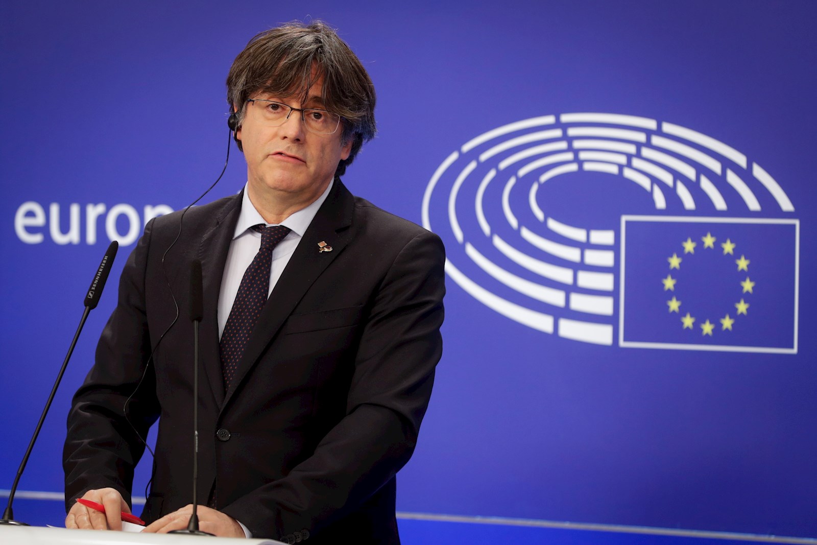 El expresidente catalán y actual eurodiputado, Carles Puigdemont, durante una rueda de prensa tras perder su inmunidad como miembro del Parlamento Europeo, el 9 de marzo de 2021 en Bruselas | EFE/EPA/SL