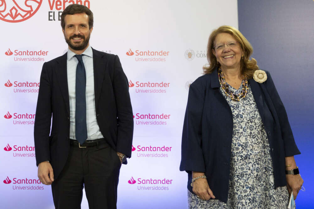 El presidente del PP, Pablo Casado, y la vicesecretaria sectorial, Elvira Rodríguez.