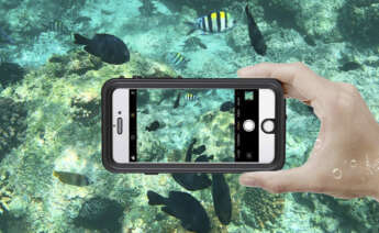 Funda impermeable para iPhone de Lanhiem, en Amazon