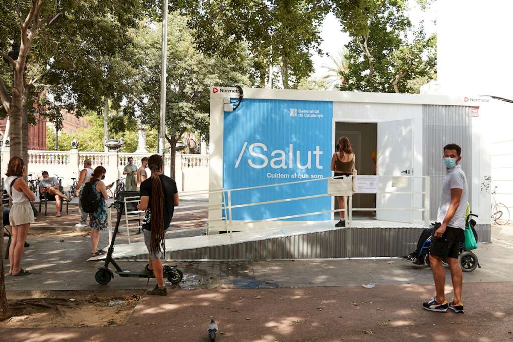 (CAP) del centro de Barcelona este martes cuando el aluvión de contagios. EFE/Alejandro García.