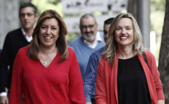 Susana Díaz junto a Pilar Alegría, que fue su portavoz en las primarias socialistas de 2017. Efe