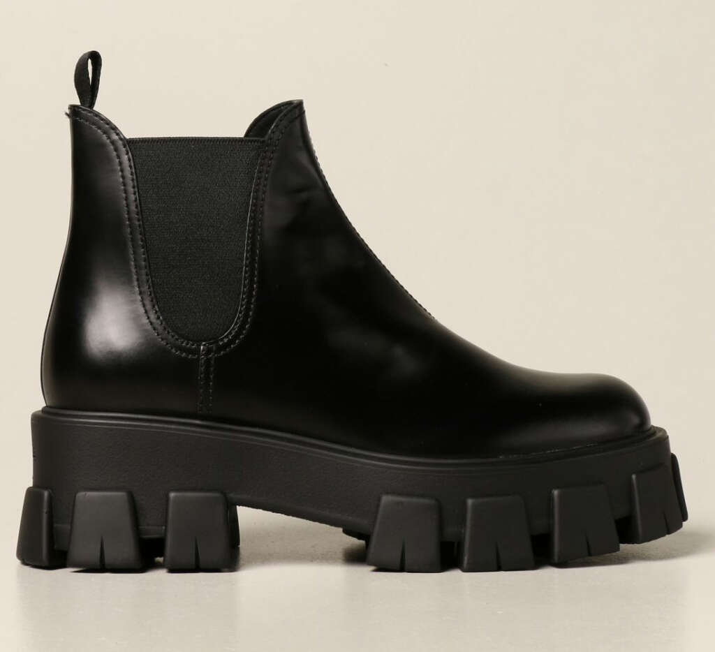 ‘Botines de piel cepillada Monolith’ de Prada