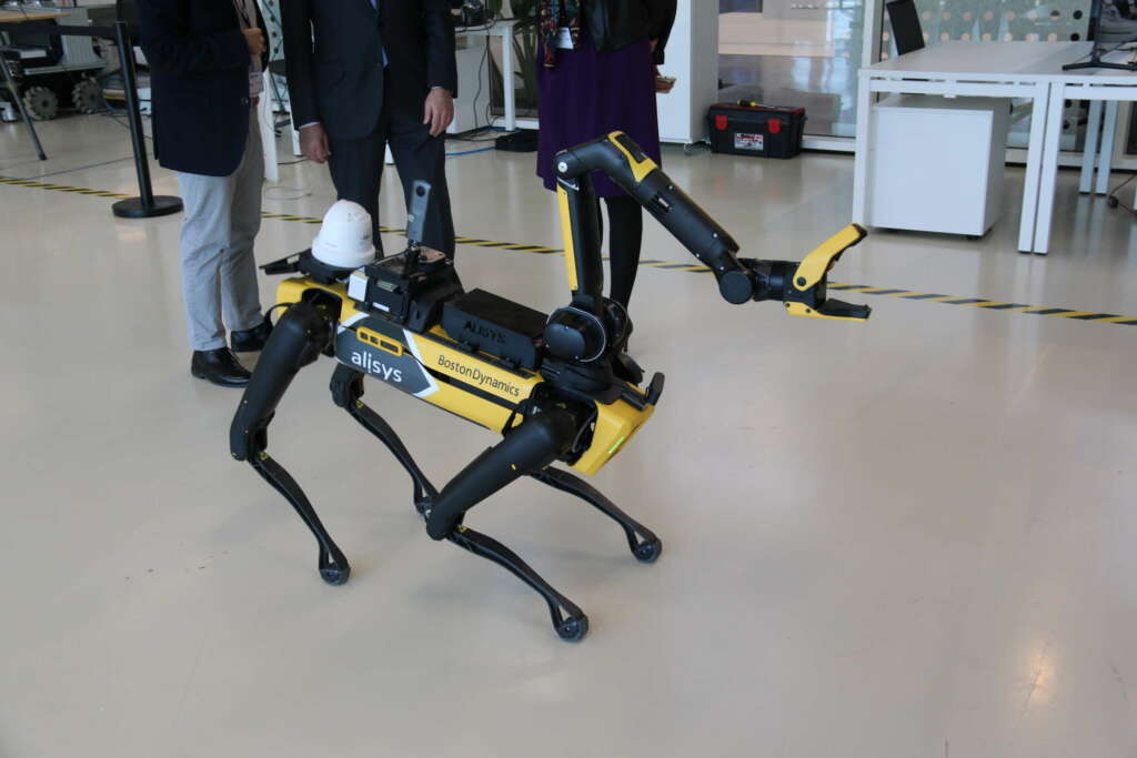 Perro robótico de Boston Dynamics en el edificio DFactory, del Consorcio de la Zona Franca de Barcelona