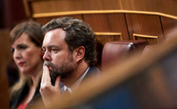 GRAF4982. MADRID, 17/05/2022.- El portavoz de Vox en el Congreso, Iván Espinosa de los Monteros, durante el pleno del Congreso de este martes, que debate y vota una proposición de ley que insta a crear un cuerpo de alta inspección educativa, y una proposición no de ley sobre la salud mental y emocional en el sistema educativo. EFE/ Miguel Osés