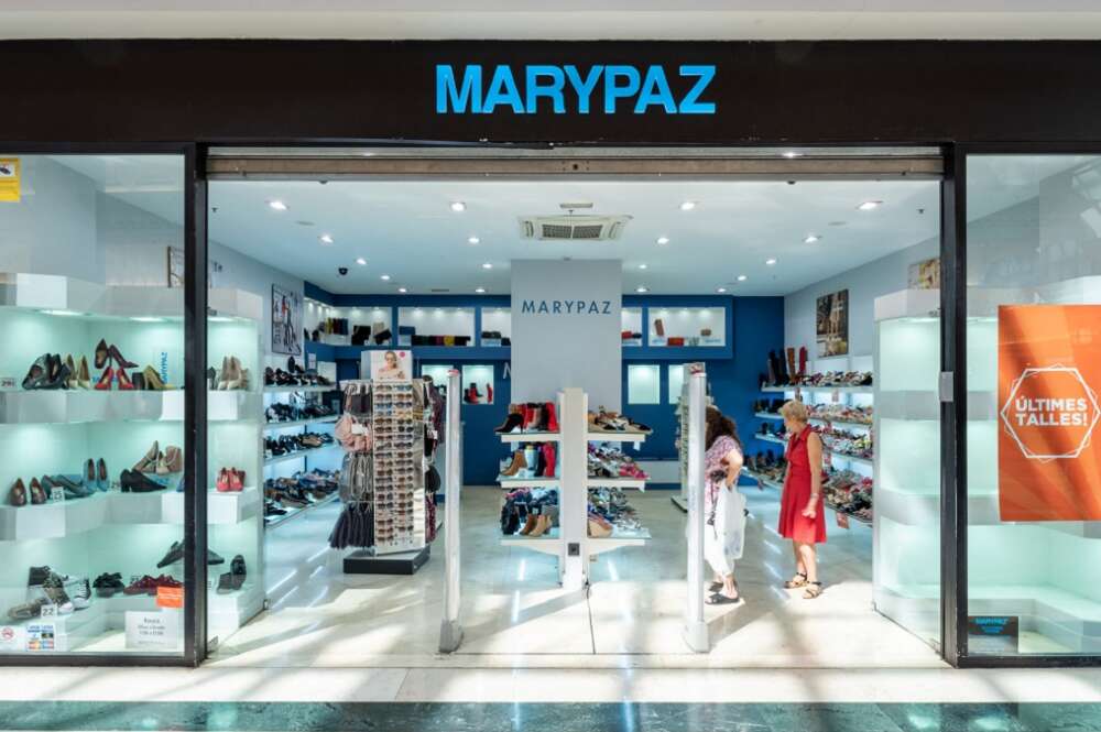 Los zapatos de tacón efecto de MaryPaz ideales para con tu vestido de graduación - Economía Digital