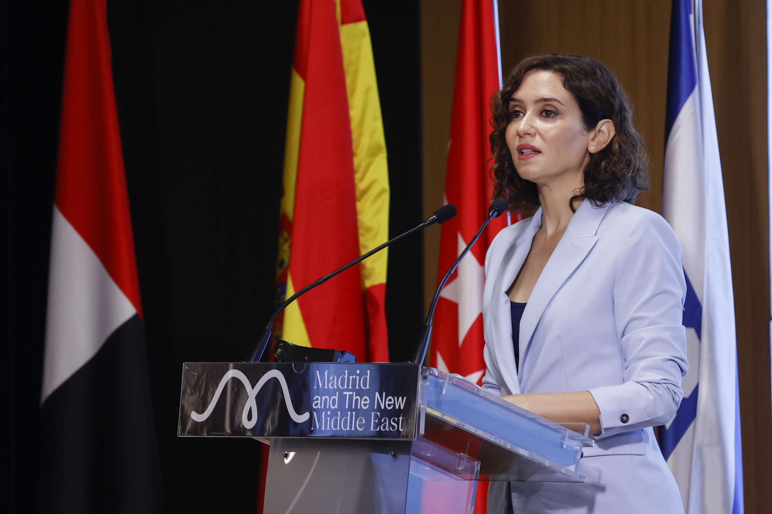 MADRID, 20/06/2022.- La presidenta de la Comunidad de Madrid, Isabel Díaz Ayuso, durante su intervención en la inauguración de Madrid and the New Middle East, este lunes. EFE/J.J. Guillén