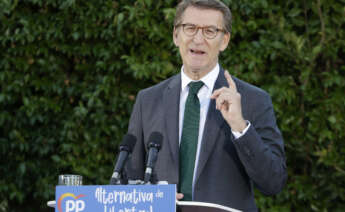 GRAF2088. CERDANYOLA DEL VALLÉS (BARCELONA), 01/07/2022.- El presidente del Partido Popular, Alberto Núñez Feijóo, continúa su gira autonómica para exponer sus propuestas económicas con una visita a Cataluña, donde interviene en la Escuela de Verano del PP catalán que se celebra en Cerdanyola del Vallès, con el título "Alternativa de libertad". EFE/ Quique García