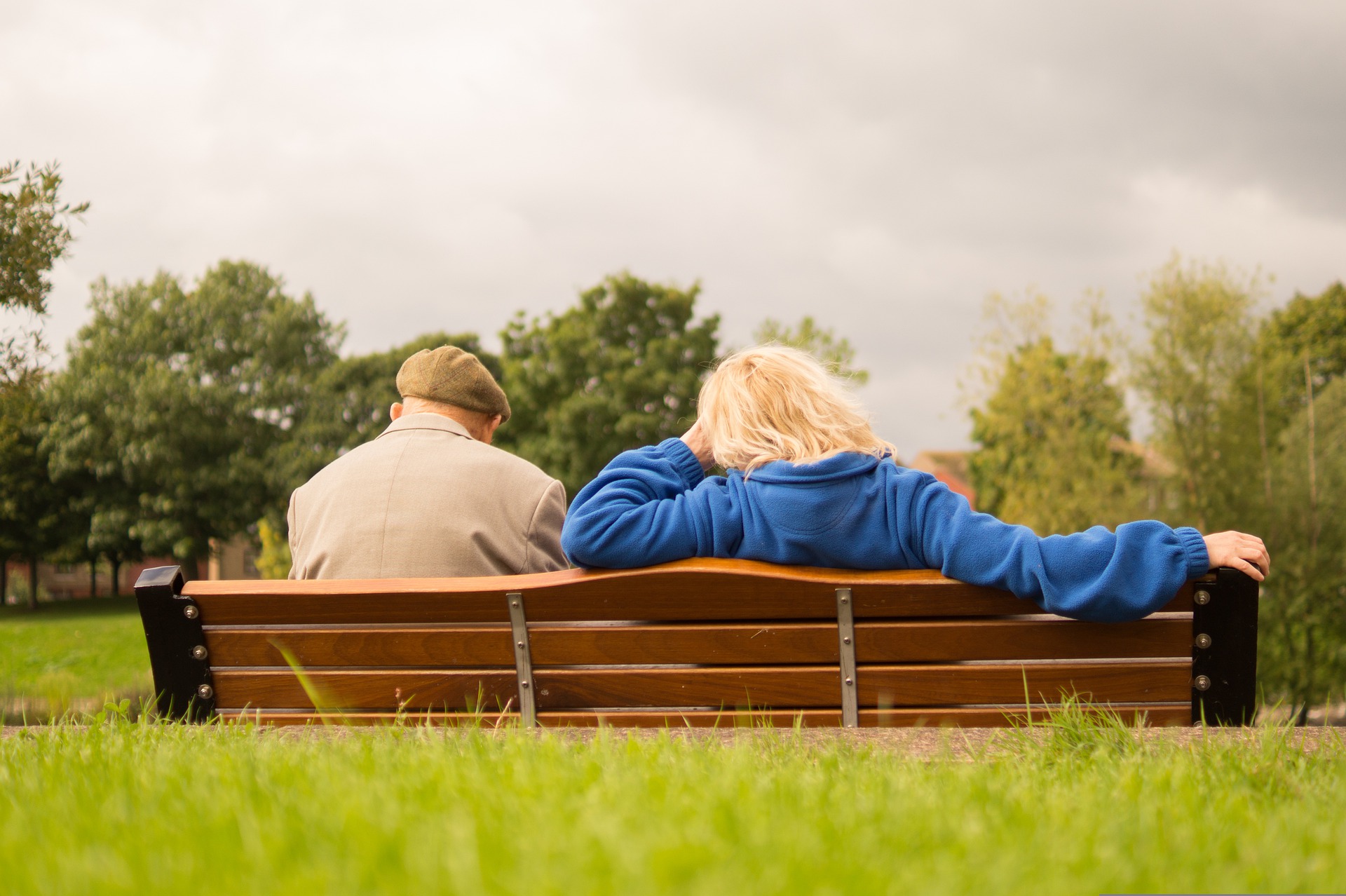 Una pareja de jubilados. Pixabay.