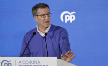 A CORUÑA, 04/03/2023.- El líder nacional del PP, Alberto Núñez Feijóo, participa en un cocido popular del partido en A Coruña, este sábado, en un evento en que ha instado a adelantar las elecciones generales al mes de mayo, en coincidencia con las municipales, ante lo que considera la "degeneración" del Gobierno de Pedro Sánchez, por cuestiones como el caso Mediador, la ley del solo sí es sí o la marcha de Ferrovial de España. EFE/Cabalar